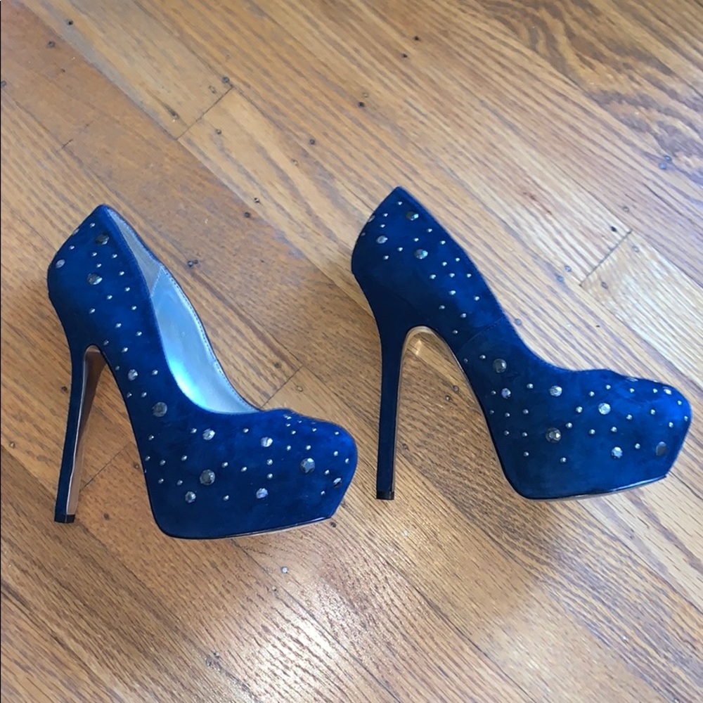 Navy studded pumps, like new, size 5, 5.5” heel